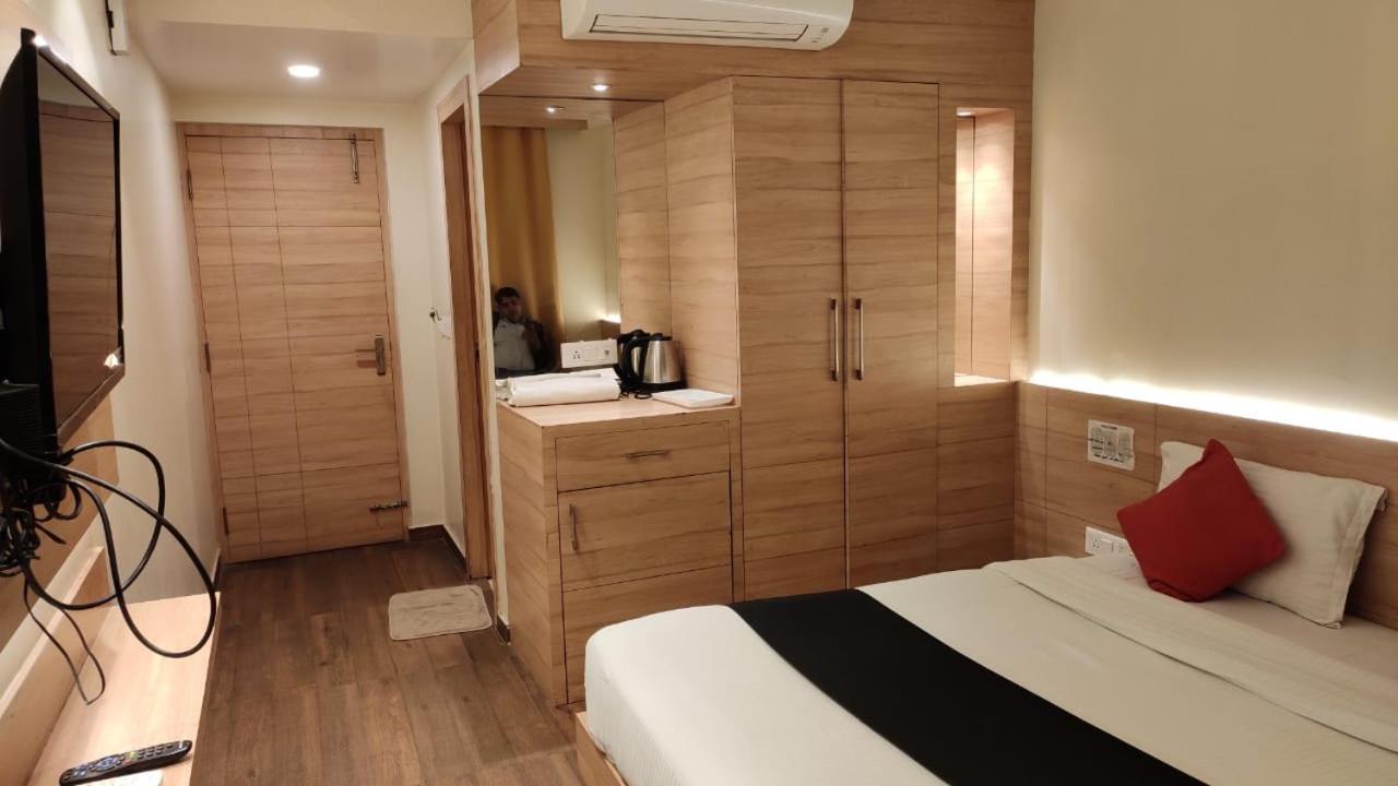 Hotel Poseidon Inn 러크나우 외부 사진